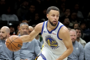 库里比赛直播_勇士NBA最新动态_篮球巨星库里代言新闻配图