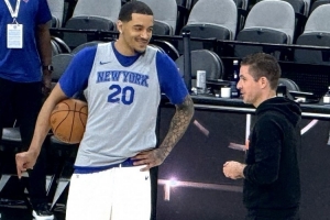 马刺vs尼克斯_NBA常规赛最新战报_篮球比赛高清直播配图