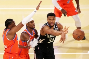 字母哥比赛直播_雷霆vs雄鹿最新动态_NBA交易流言配图