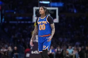 克拉克森比赛直播_马刺冠军游行故事_NBA球星最新动态配图
