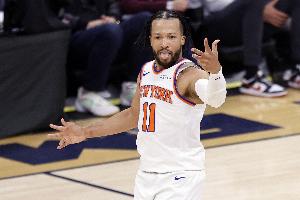 马刺比赛直播_布伦森vs卡斯尔_篮球NBA最新动态配图
