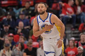 库里比赛直播_勇士最新动态_NBA篮球巨星签约配图