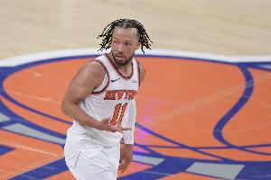 布伦森比赛直播_尼克斯vs对手_NBA季后赛最新战况配图