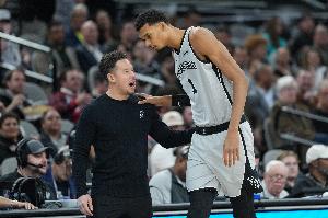 文班亚马比赛直播_文班亚马NBA最新动态_马刺篮球比赛高清观看配图
