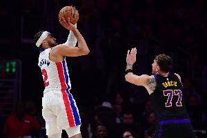 萧华比赛直播_NBA最新动态_篮球规则争议配图