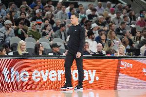 马刺比赛直播_篮球NBA最新动态_马刺队临场状态分析配图