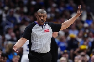 尼克斯vs马刺_nba总决赛g2裁判组名单_篮球直播高清观看配图