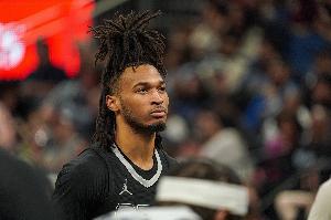 马刺vs尼克斯_篮球NBA防守战术分析_布伦森对位换防配图