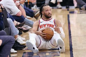 尼克斯vs对手_NBA篮球最新动态_布伦森比赛直播配图