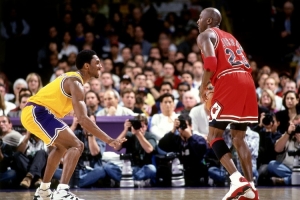 科比比赛直播_科比乔丹艾弗森NBA最新动态_篮球巨星高清在线观看配图