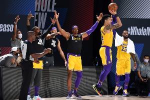 詹姆斯比赛直播_湖人最新交易动态_NBA篮球在线观看配图