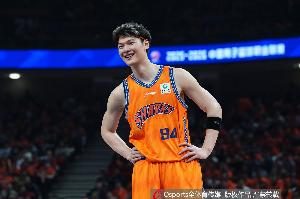 王哲林比赛直播_CBA最新战况_上海男篮动态配图