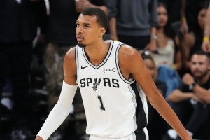 文班亚马比赛直播_尼克斯vs马刺训练花絮_NBA最新动态配图