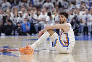 韦德比赛直播_雷霆vs热火最新动态_NBA亚历山大接管比赛配图