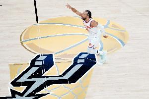 尼克斯vs对手_纽约尼克斯最新动态_NBA篮球比赛直播配图