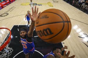 尼克斯vs湖人_米切尔·罗宾逊交易动态_NBA最新转会消息配图