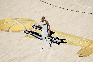 文班亚马比赛直播_奥尼尔评价文班亚马领袖责任_NBA马刺最新动态配图