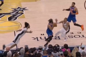 文班亚马比赛直播_马刺vs尼克斯最新动态_NBA高清在线观看配图