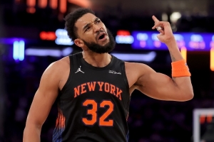 唐斯比赛直播_尼克斯季后赛最新动态_NBA三分纪录比肩诺天王配图