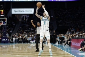 拉梅洛·鲍尔比赛直播_黄蜂队最新动态_NBA篮球高清在线观看配图