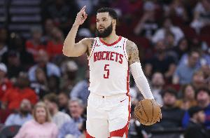 福克斯比赛直播_NBA最新动态_马刺vs火箭交易分析配图