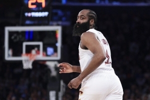 哈登比赛直播_篮球NBA最新动态_骑士vs哈登防守技巧解析配图