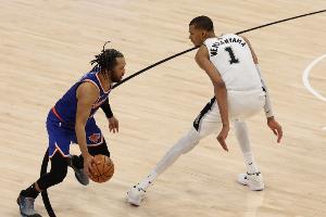 尼克斯vs马刺_尼克斯vs对手_篮球NBA最新战报配图