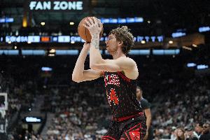 布泽利斯比赛直播_公牛新星动态_NBA最新消息