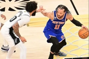 尼克斯vs对手比赛直播_NBA篮球最新动态配图