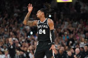 马刺vs尼克斯_G3球迷媒体疯狂_篮球NBA比赛直播配图