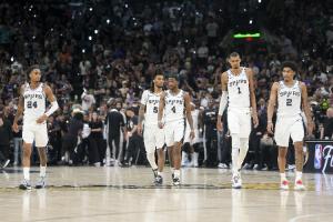 马刺vs尼克斯_NBA篮球比赛直播_马刺客场G3变数分析配图