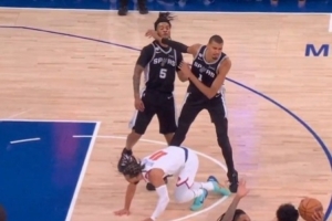 文班亚马比赛直播_NBA最新动态_马刺vs尼克斯高清回放配图