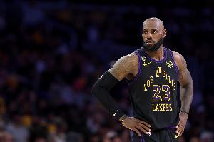 詹姆斯比赛直播_湖人最新动态_NBA球星詹姆斯霸气言论配图