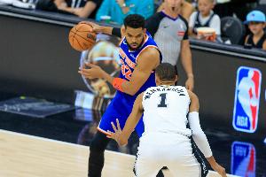 马刺vs尼克斯_失误少一方赢球_NBA总决赛胜负风向标配图