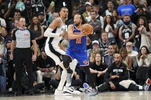 文班亚马比赛直播_文班亚马防守水平提升空间_NBA篮球最新动态配图