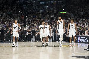 马刺vs尼克斯_NBA篮球比赛直播_职业球员场上表现配图