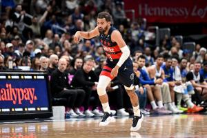 特雷·杨比赛直播_奇才新合同3年1.2亿_NBA最新动态配图