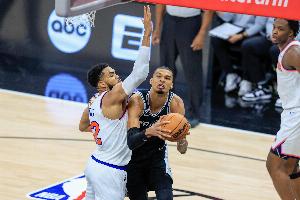 尼克斯vs马刺_nba篮球比赛直播_今日nba战报配图
