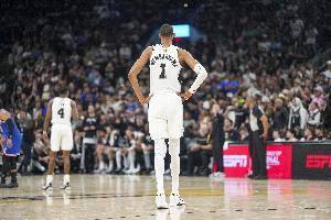 文班亚马比赛直播_文班亚马内线打法分析_NBA篮球最新动态配图