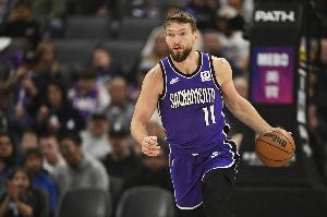 黄蜂vs国王交易动态_NBA篮球最新消息配图