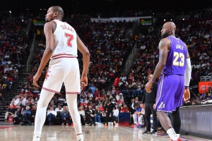 詹姆斯比赛直播_NBA最新动态_湖人vs火箭高清观看配图