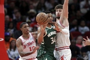 杜兰特比赛直播_火箭vs雄鹿最新动态_NBA交易流言配图