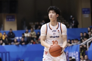 上海男篮vs对手_CBA最新战况_中国篮球冲冠动态配图