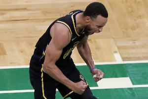库里比赛直播_NBA勇士最新动态_库里vs对手全场回放配图