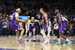 詹姆斯比赛直播_湖人最新动态_NBA交易内线引援配图