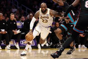 詹姆斯比赛直播_湖人NBA最新动态_篮球赛事高清在线观看配图