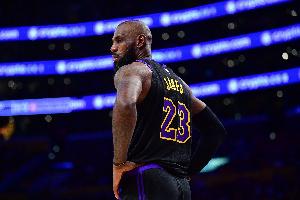詹姆斯比赛直播_湖人NBA最新动态_詹姆斯GOAT争议引热议配图
