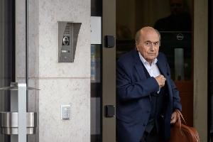 因凡蒂诺被政治支配_布拉特谈美国禁止索马里裁判入境_世界杯最新动态配图