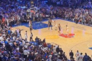 尼克斯vs对手_NBA篮球最新动态_纽约尼克斯比赛直播高清配图