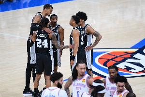 马刺vs凯尔登_篮球NBA最新战报配图